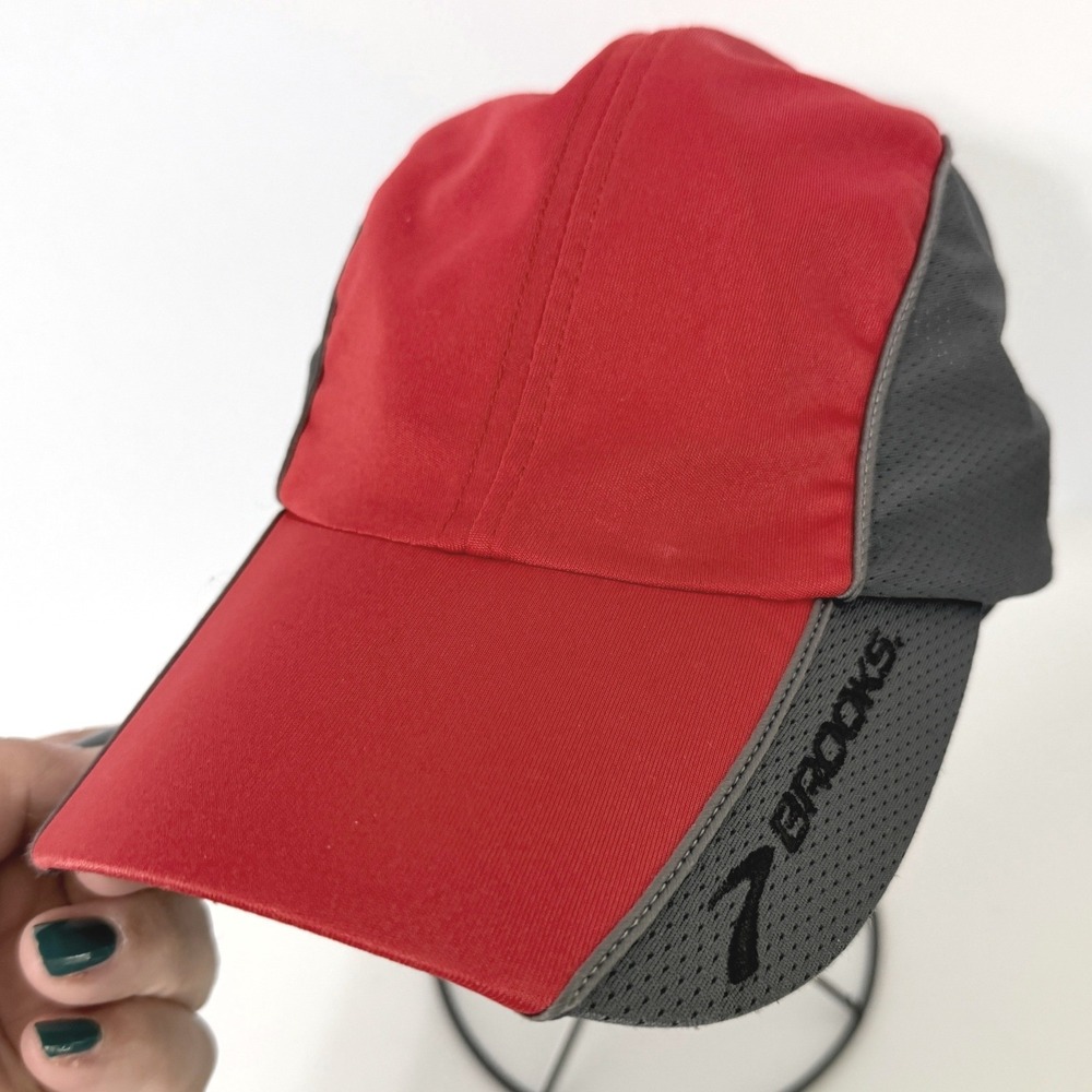 Brooks Running Hat Red Grey Mesh Performance Adjustable Baseball Cap 280138